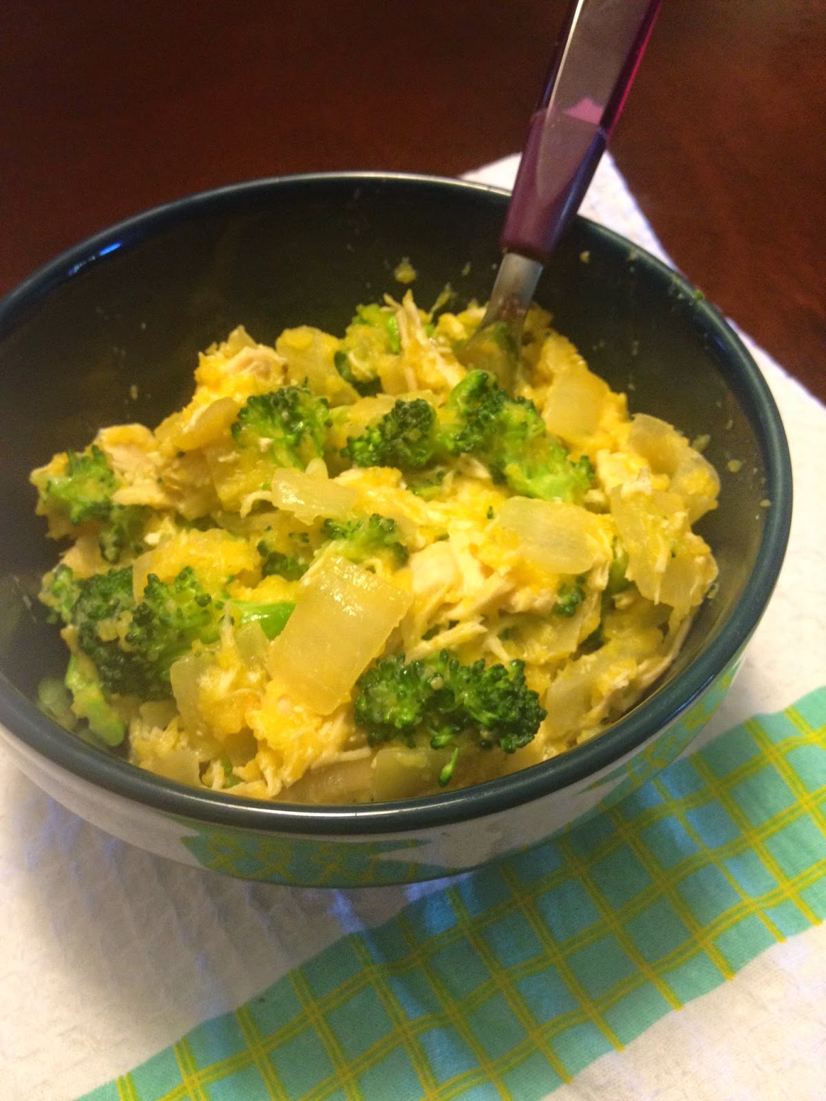 5Ingredient Paleo "Cheesy" ChickenBroccoli Casserole (DairyFree)